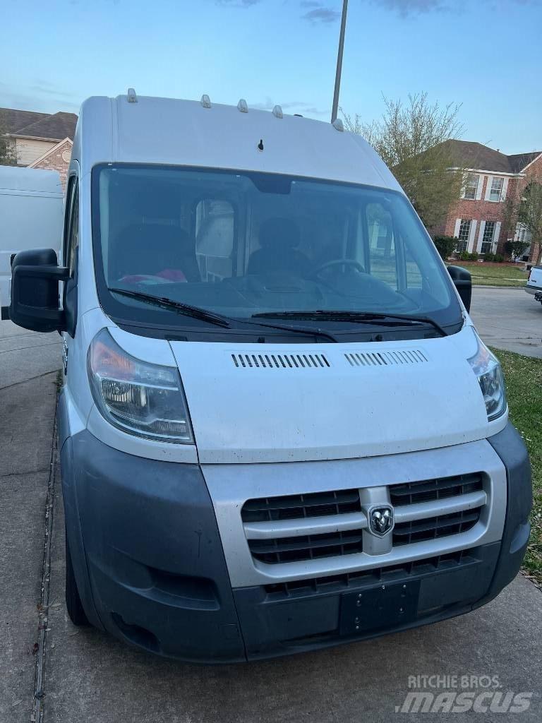 Dodge promaster Samochody ciężarowe ze skrzynią zamkniętą