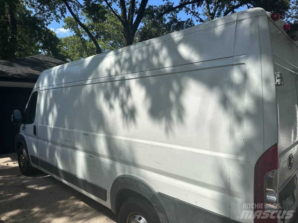 Dodge promaster Samochody ciężarowe ze skrzynią zamkniętą
