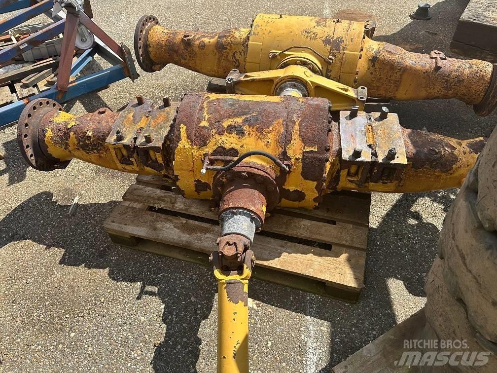 CAT 950 G front axel Mosty, wały i osie
