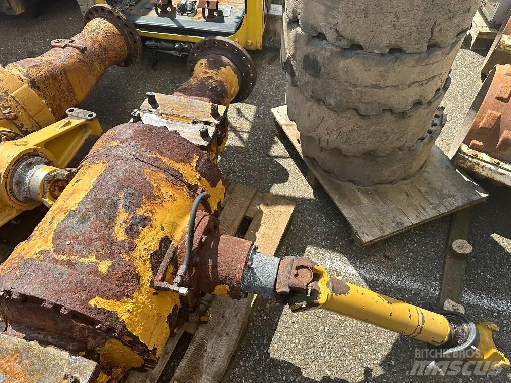 CAT 950 G front axel Mosty, wały i osie