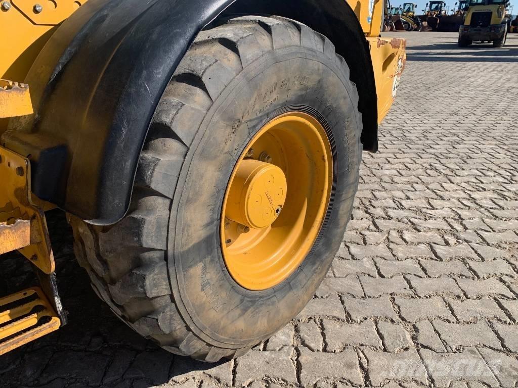 CAT 908M Ładowarki kołowe