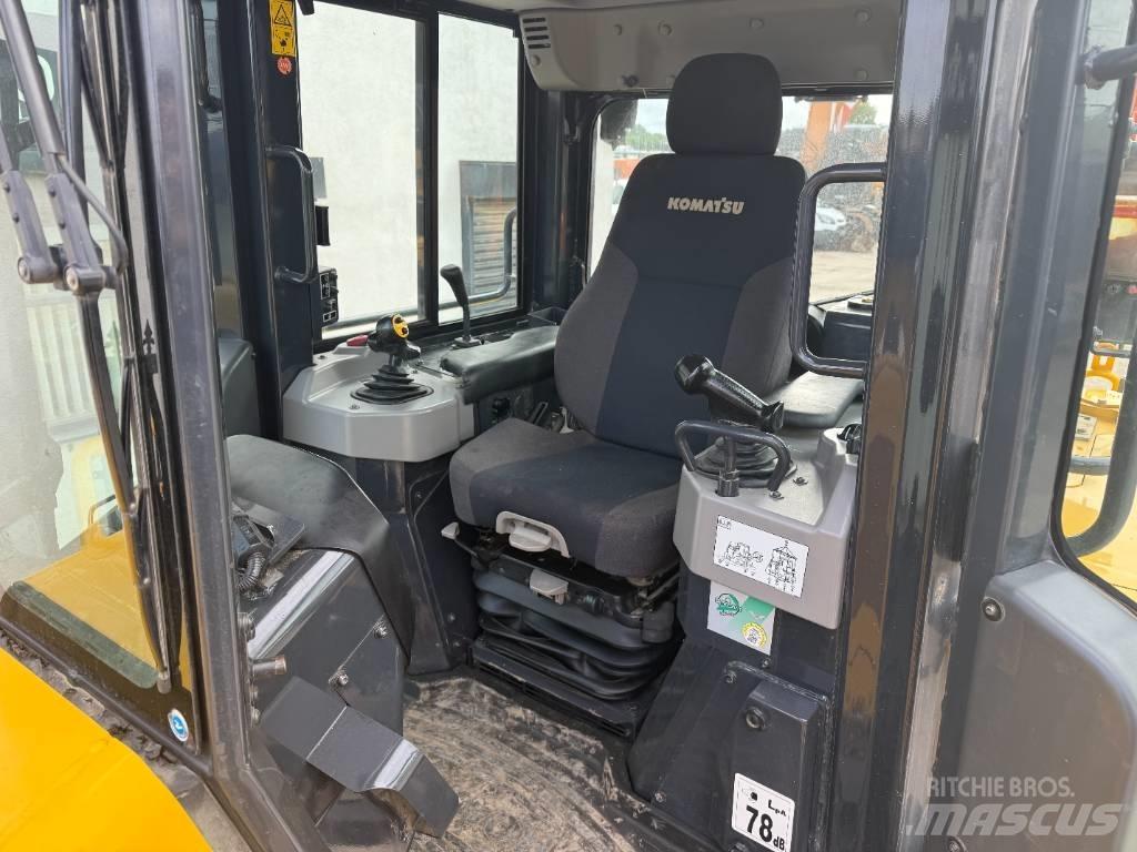 Komatsu D 71P Xi-24 Spycharki gąsienicowe