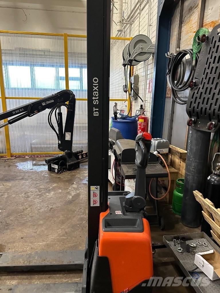 Toyota HWE 100 Wózki widłowe unoszące z dyszlem