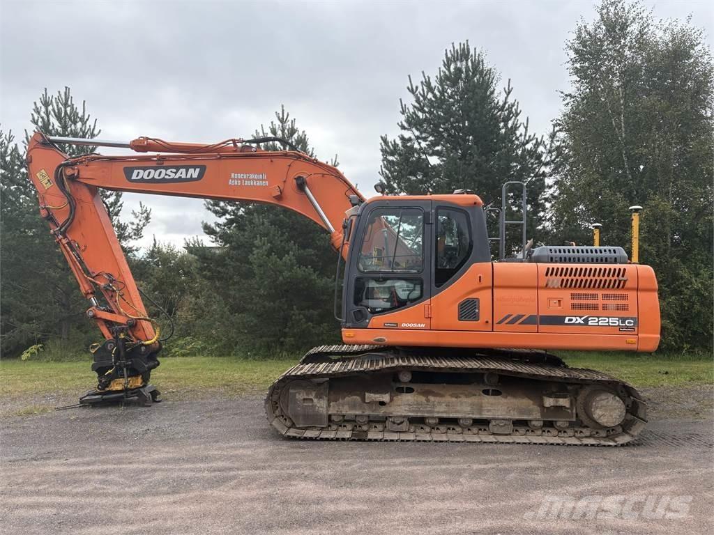 Doosan DX225LC-3 Koparki gąsienicowe