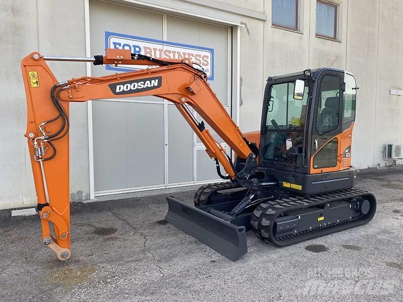 Doosan DX 63-3 Minikoparki