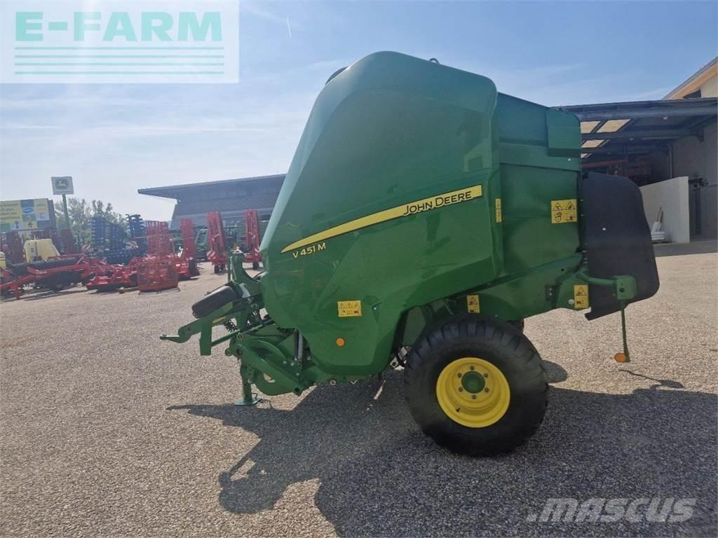 John Deere V451M Prasy kostkujące