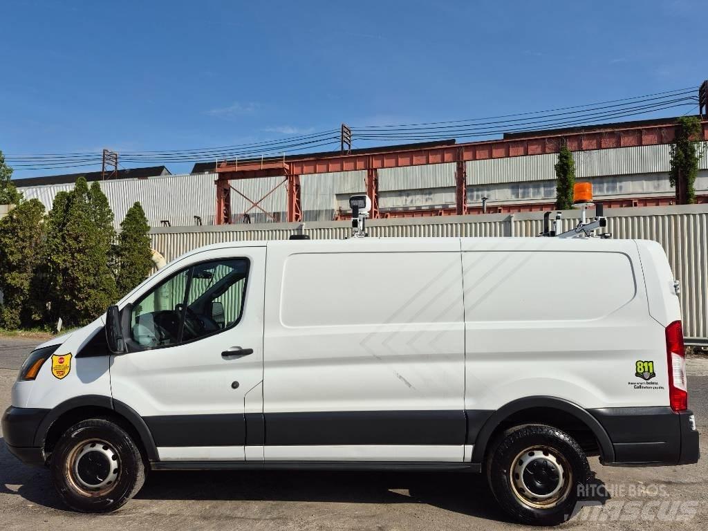 Ford Transit 250 Busy / Vany