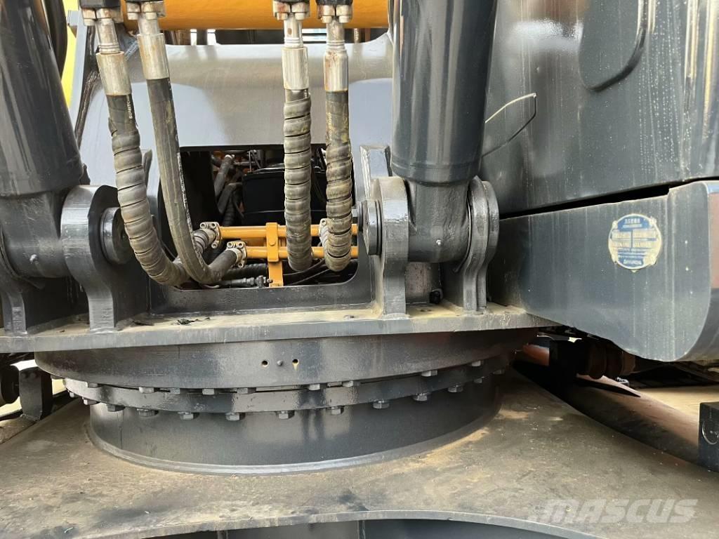 Hyundai 305 LC-9T Koparki gąsienicowe