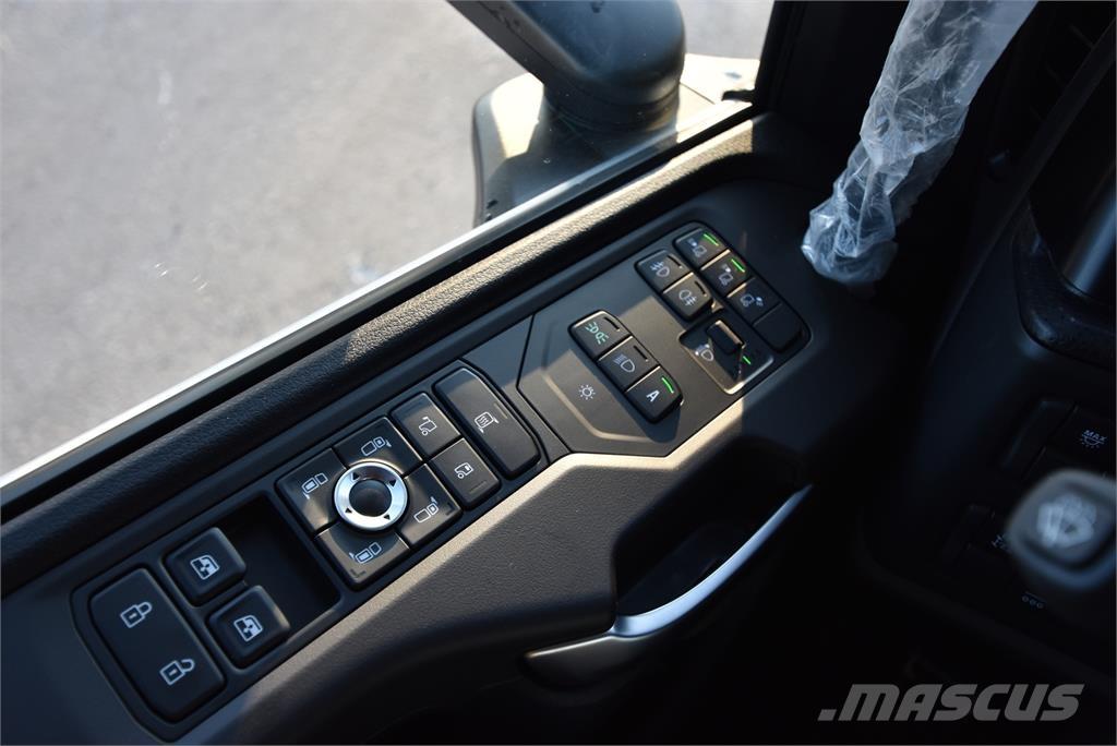 Scania R590 8X4 Pojazdy pod zabudowę