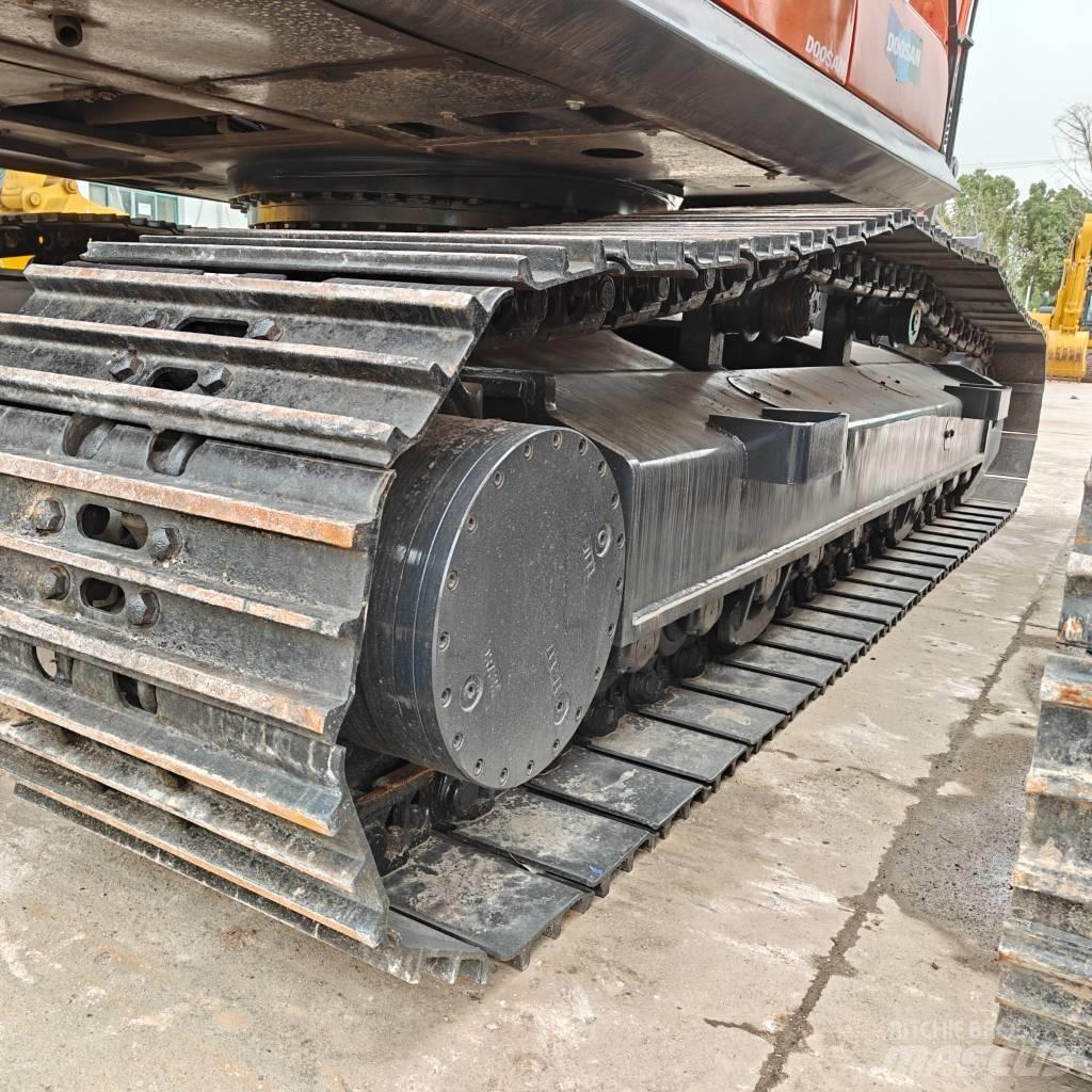 Doosan 225-9C Koparki gąsienicowe