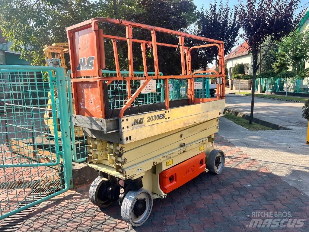JLG 2030ES     V-3450 Podnośniki masztowe