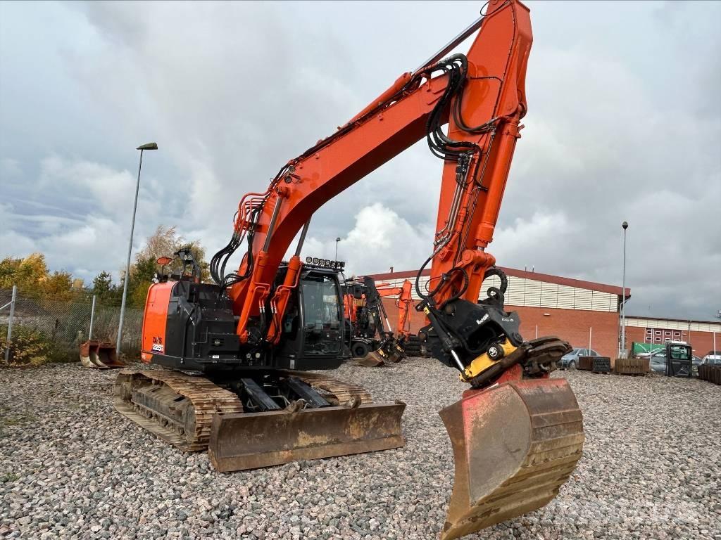 Hitachi ZX225USBL-6 Koparki gąsienicowe