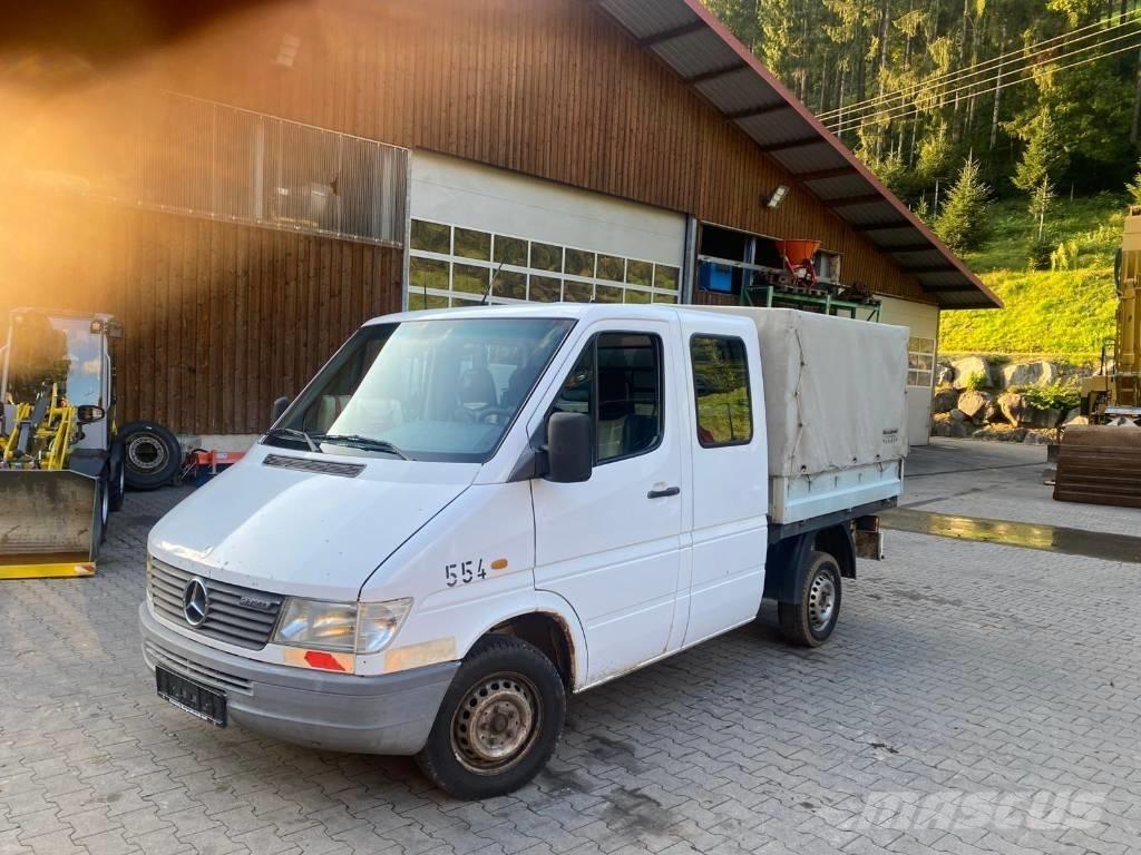 Mercedes-Benz 212 D Pick-upy / Pojazdy z otwieranymi burtami