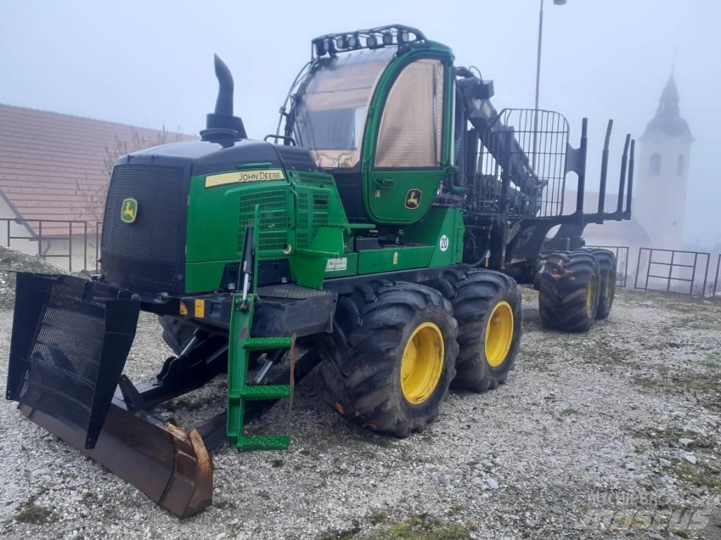 John Deere 1510G Forwardery