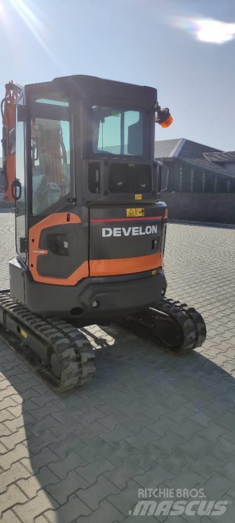 Develon DX 27 Z-7 Minikoparki