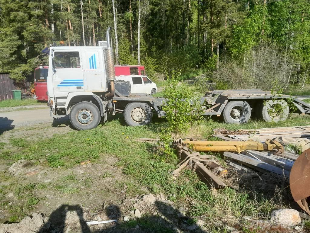 Volvo F12 Ciężarówki typu Platforma / Skrzynia