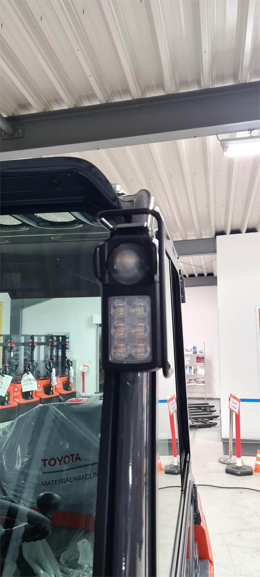 Toyota 02-8FGF30 Wózki LPG