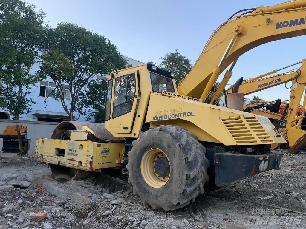 Bomag BW 225 D-3 Walce dwubębnowe