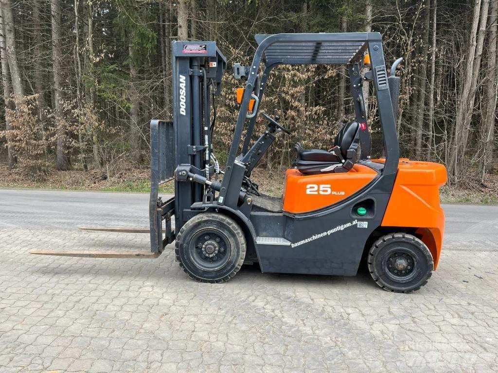 Doosan D 25 GP Wózki Diesla