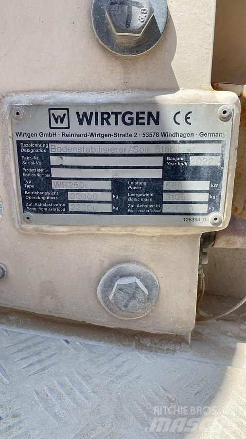 Wirtgen WR250i Recyklery do asfaltu