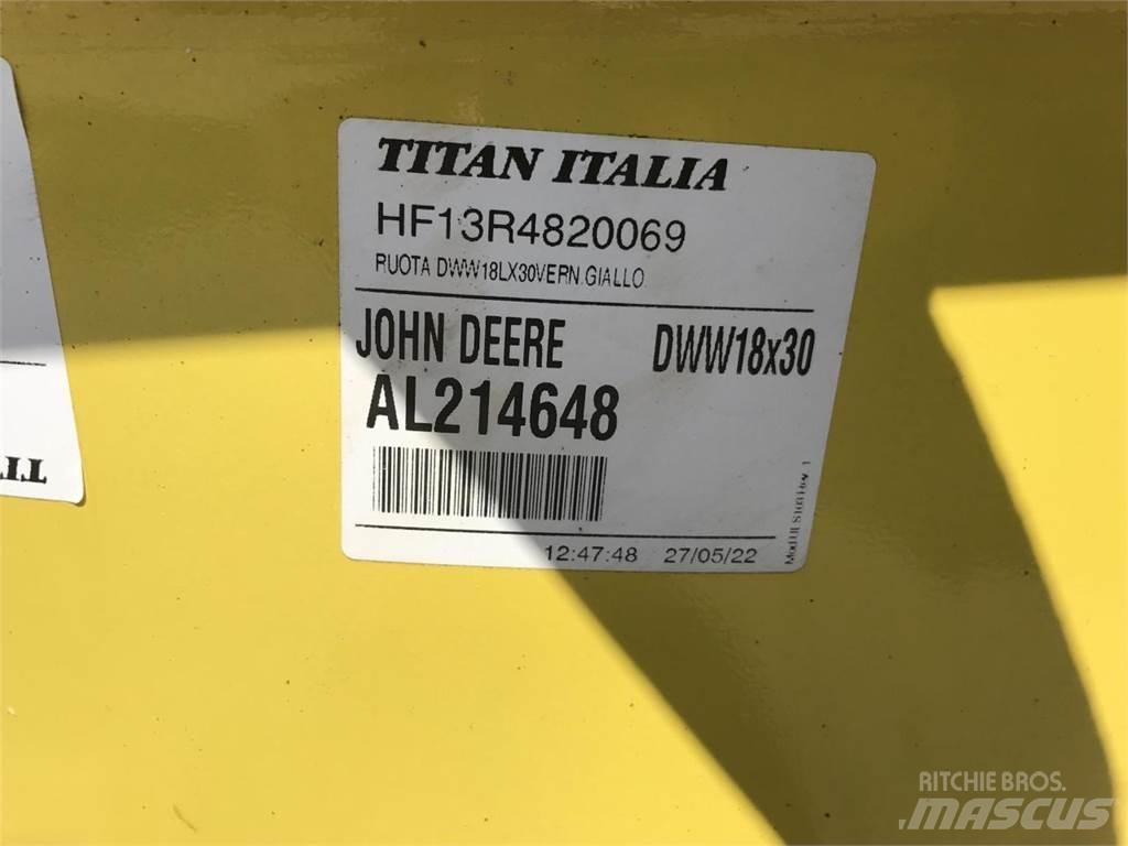John Deere 18x30 Opony, koła i felgi
