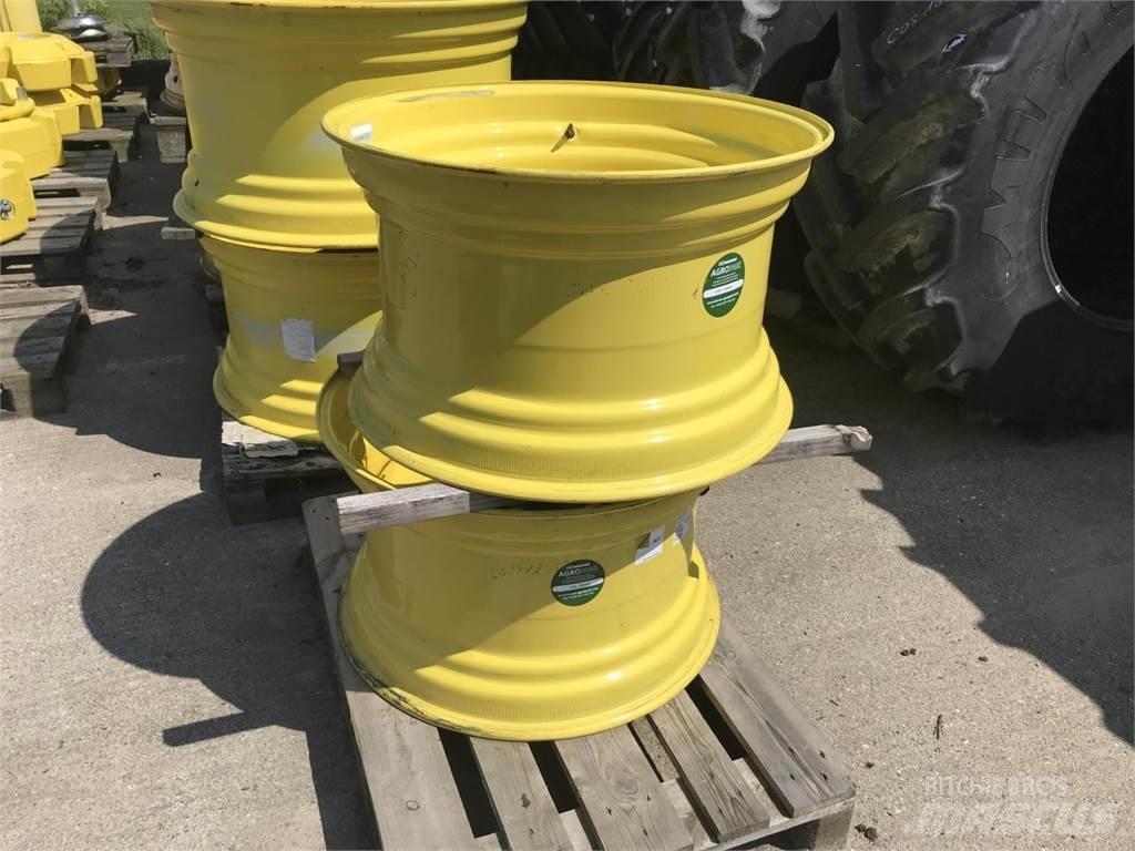 John Deere 18x30 Opony, koła i felgi