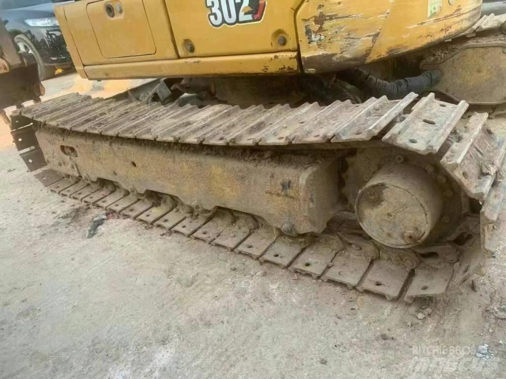 CAT 302 Minikoparki