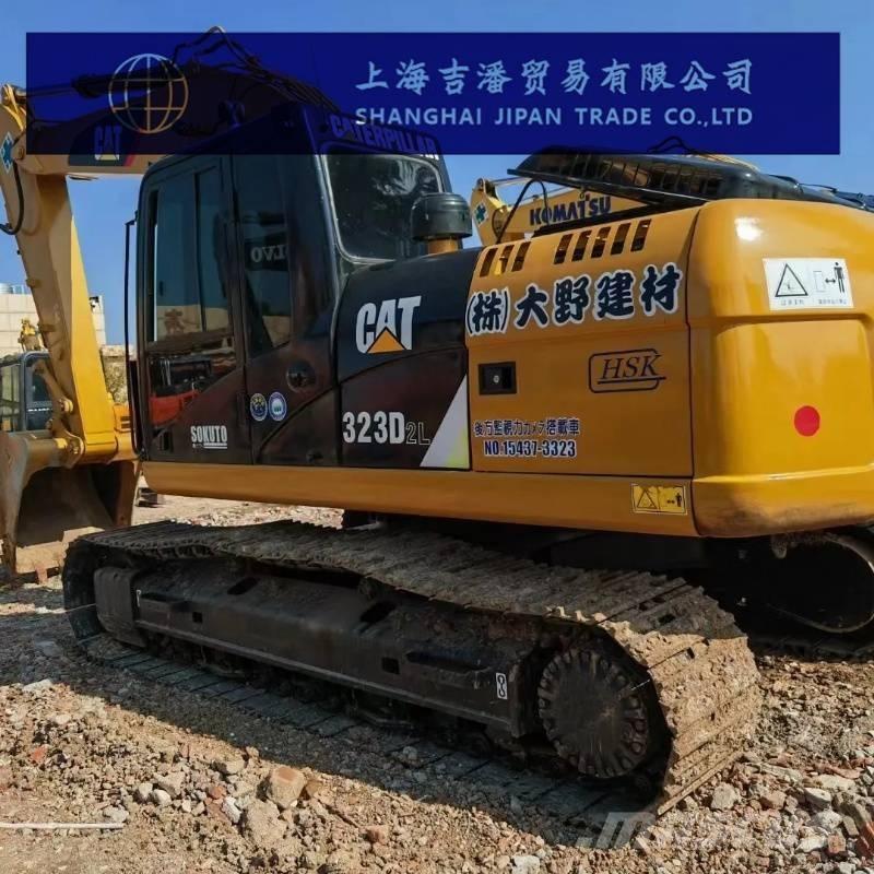 CAT 323 D Koparki gąsienicowe