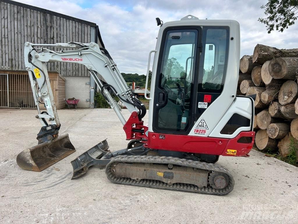Takeuchi TB 225 Minikoparki