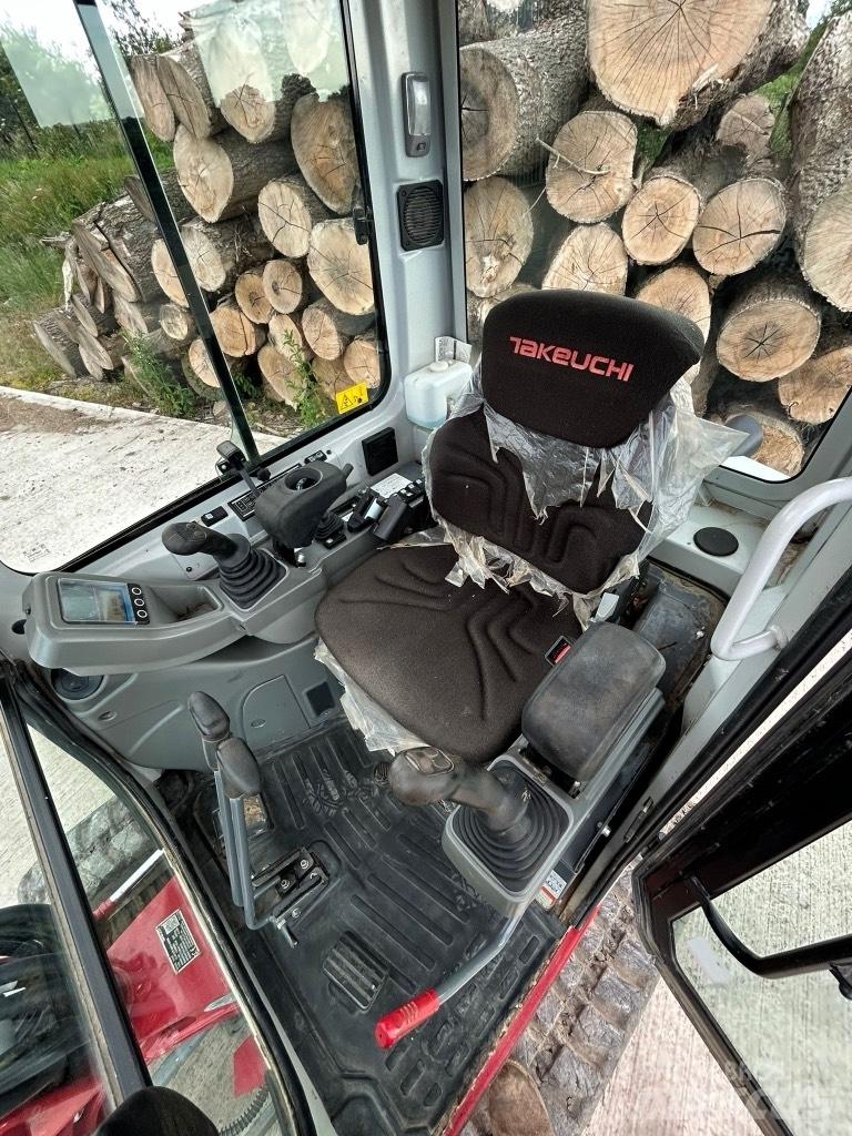 Takeuchi TB 225 Minikoparki