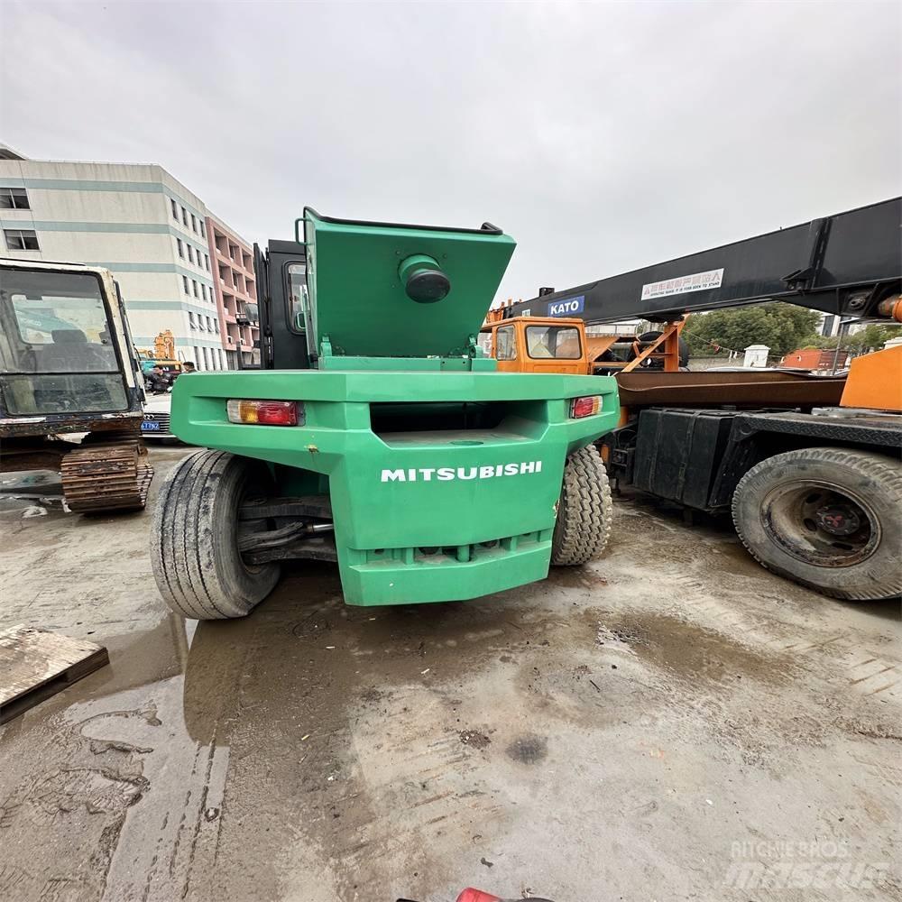 Mitsubishi FD160 Wózki Diesla