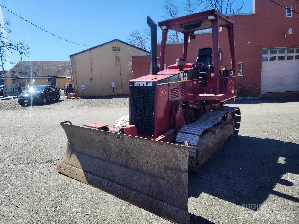 CAT D 3 C III Spycharki gąsienicowe