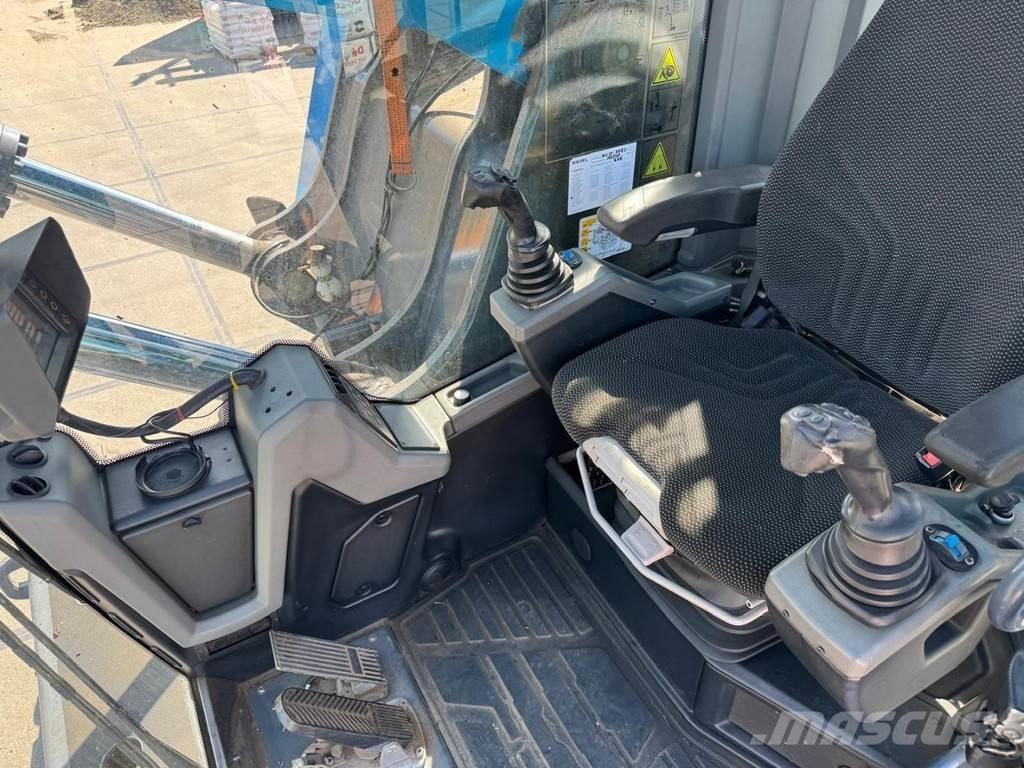 Fuchs MHL 360 T4F Koparki przeładunkowe