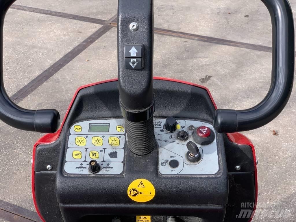  Sweep 1050E Zamiatarki - Zgarniarki - Odśnieżarki