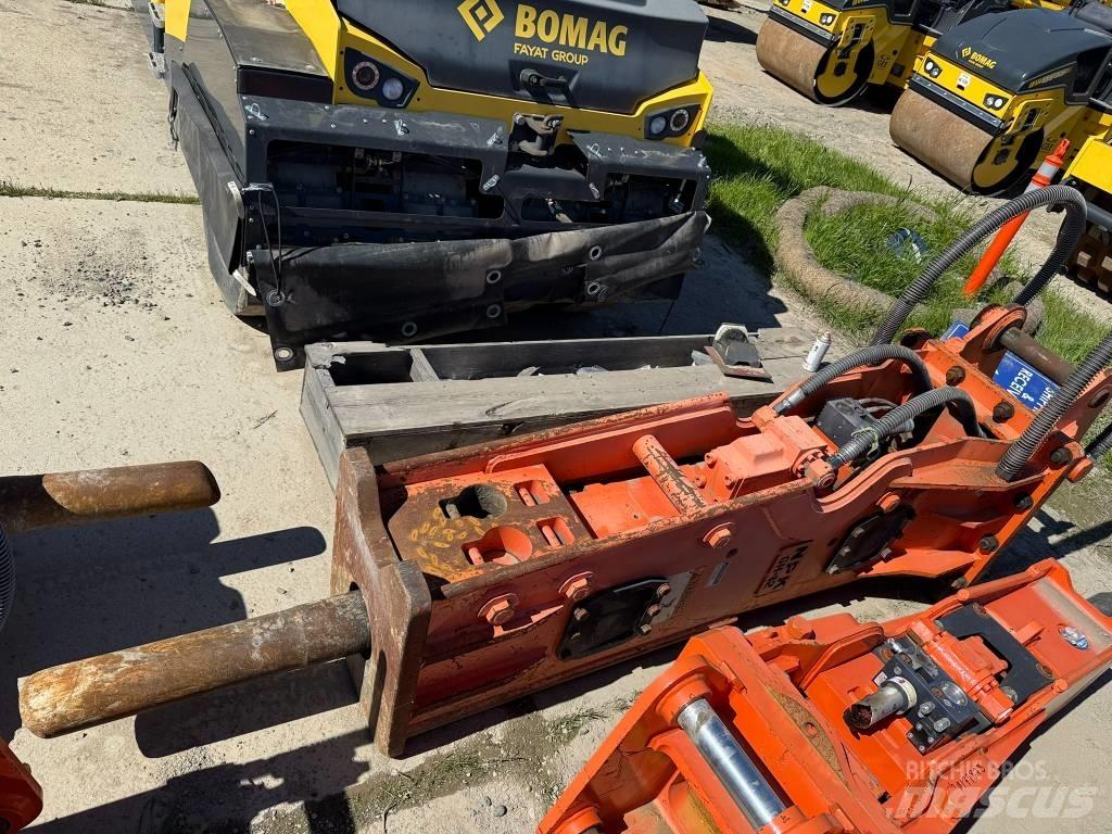 NPK GH 12 Młoty hydrauliczne