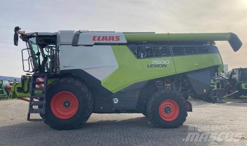 CLAAS LEXION 7500 Kombajny zbożowe