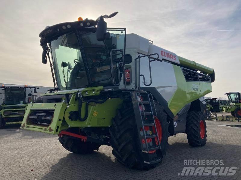 CLAAS LEXION 7500 Kombajny zbożowe