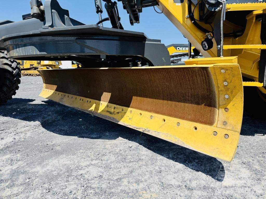 DEERE 672G Równiarki