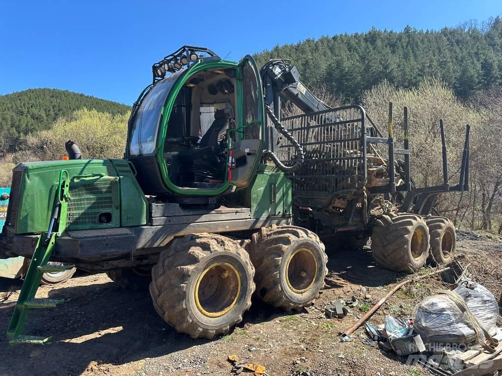 John Deere 810 E Forwardery