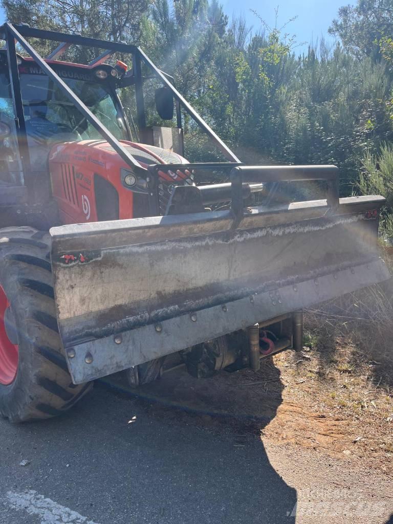 Kubota M 7153 Traktory leśne
