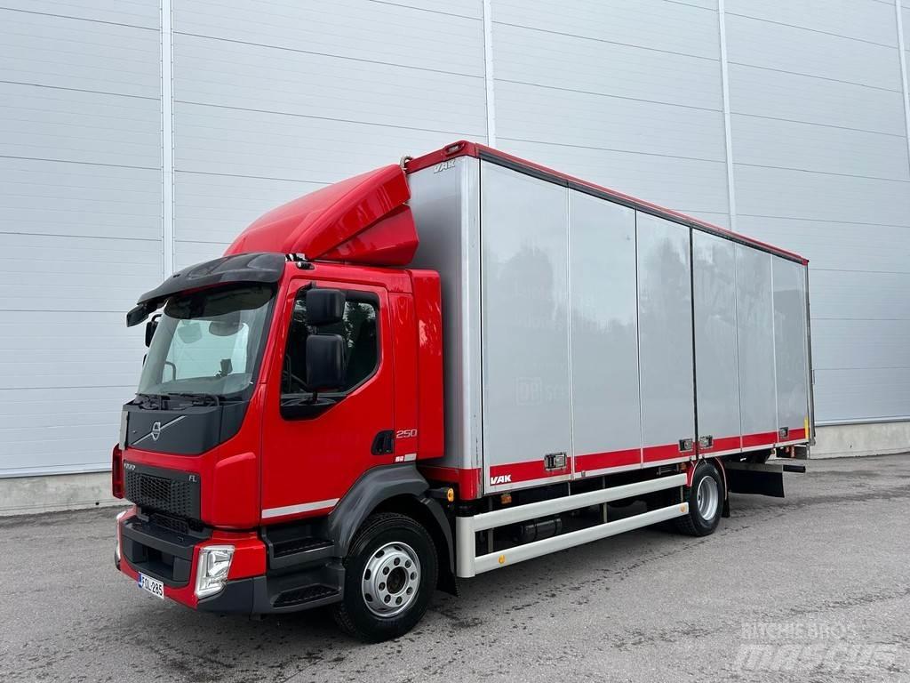 Volvo FL Samochody ciężarowe ze skrzynią zamkniętą