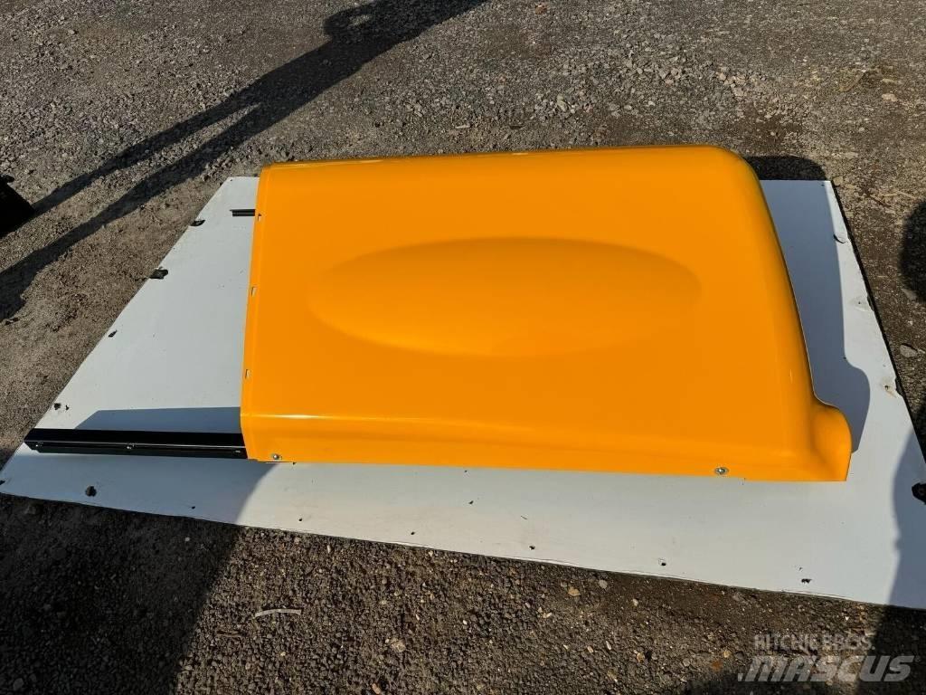 JCB ENGINE COVER Ramy i zawieszenie