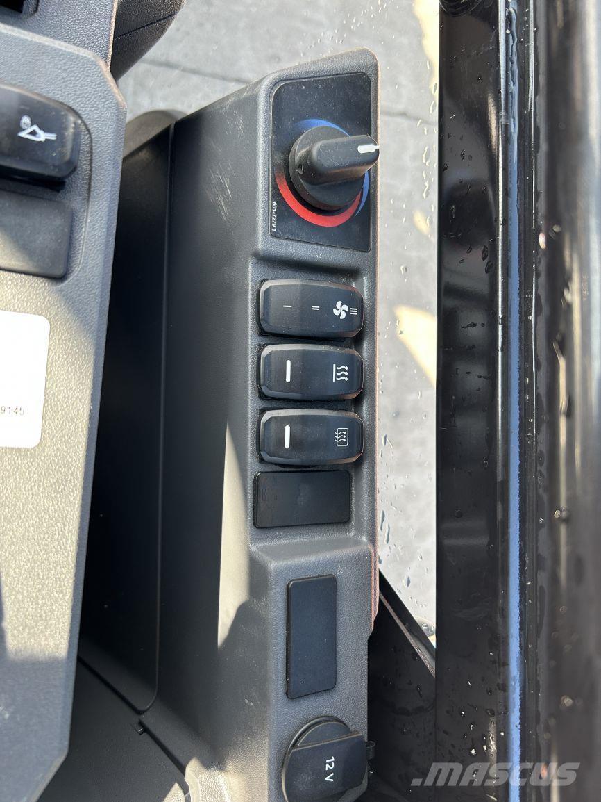 CAT 906 (9145) Ładowarki wielofunkcyjne