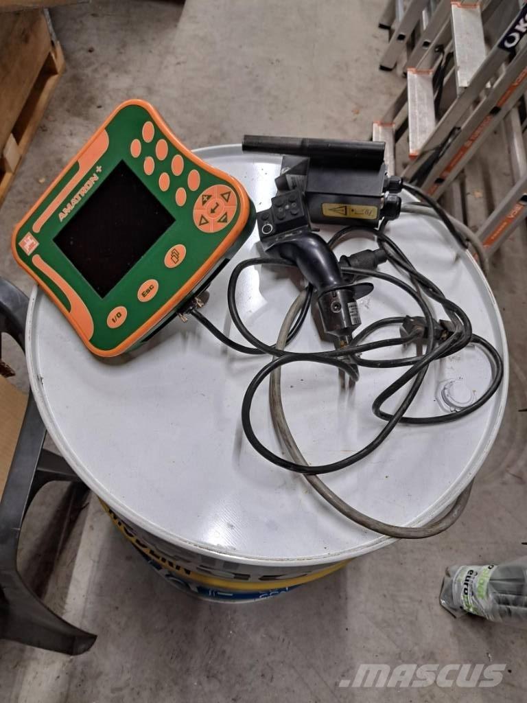 Amazone Ux 3200 20m Opryskiwacze zaczepiane