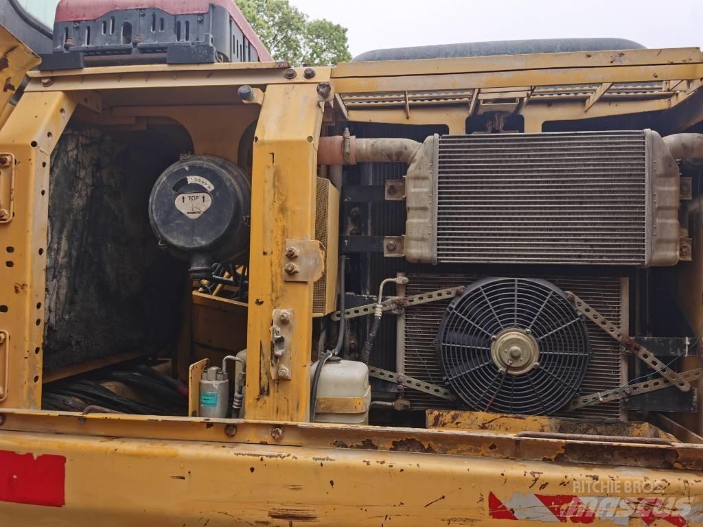 Komatsu PC 200-7 Koparki gąsienicowe