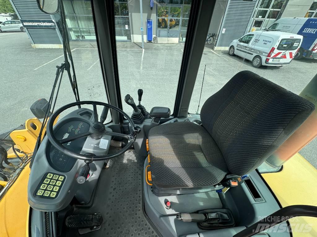 Volvo L 30 B Ładowarki kołowe