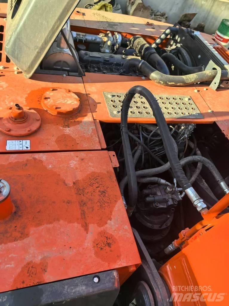 Hitachi ZX 240-3 Koparki gąsienicowe