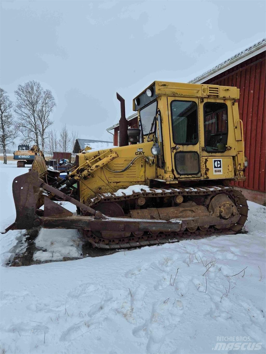 CAT D4E Spycharki gąsienicowe