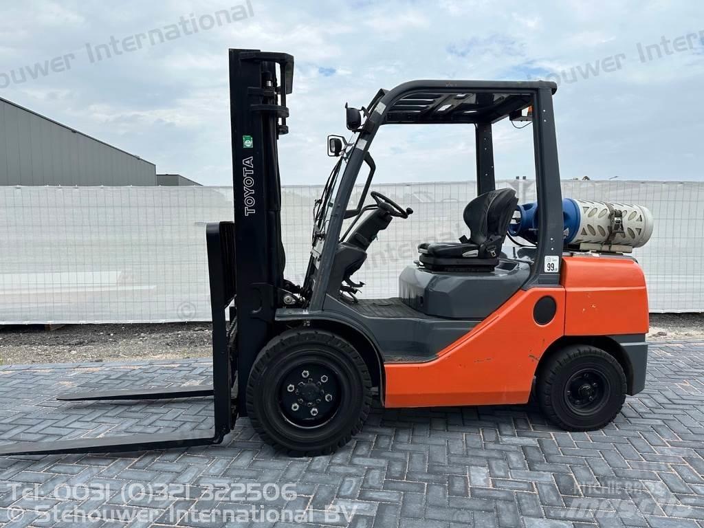 Toyota 02-8FGJF35 Wózki LPG