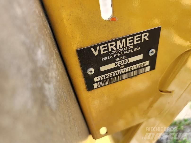 Vermeer R2300 Zgrabiarki i przetrząsacze